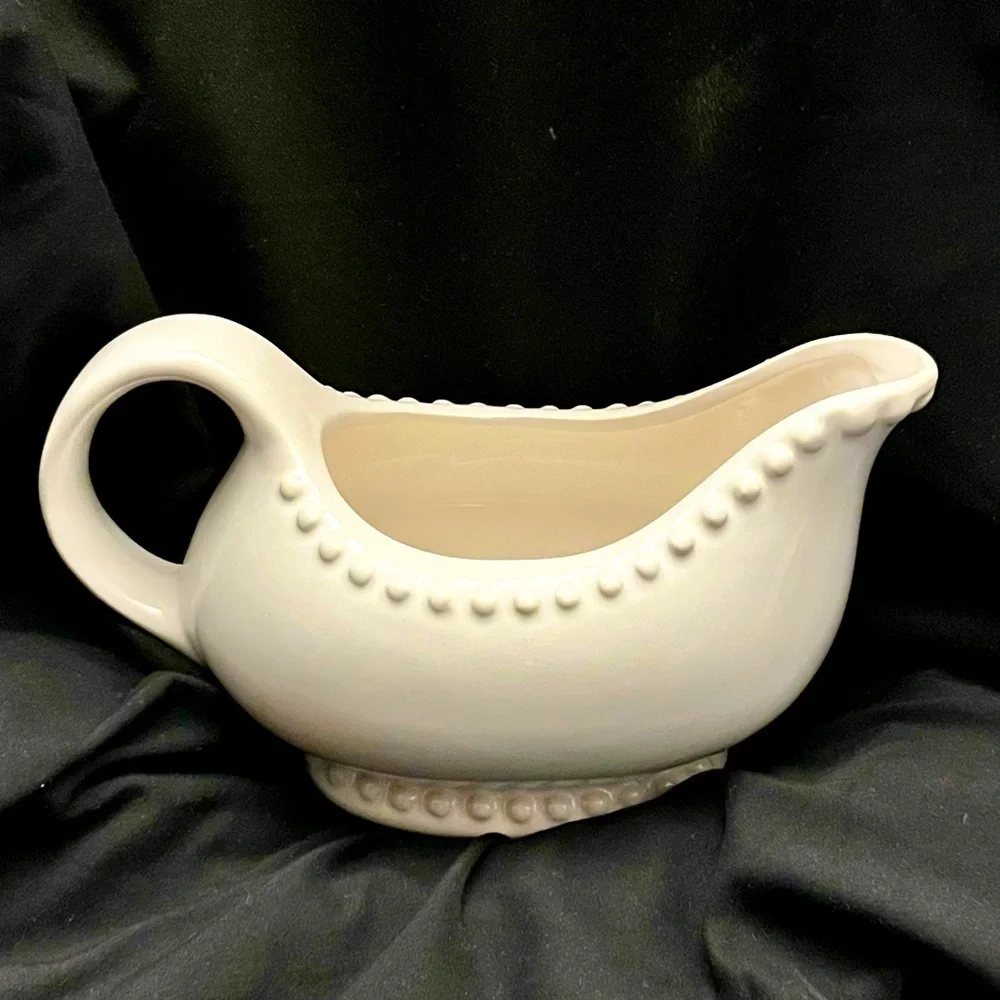 Tabletops Gallery White Ceramic Beaded Gravy Boat Farmhouse Serveware